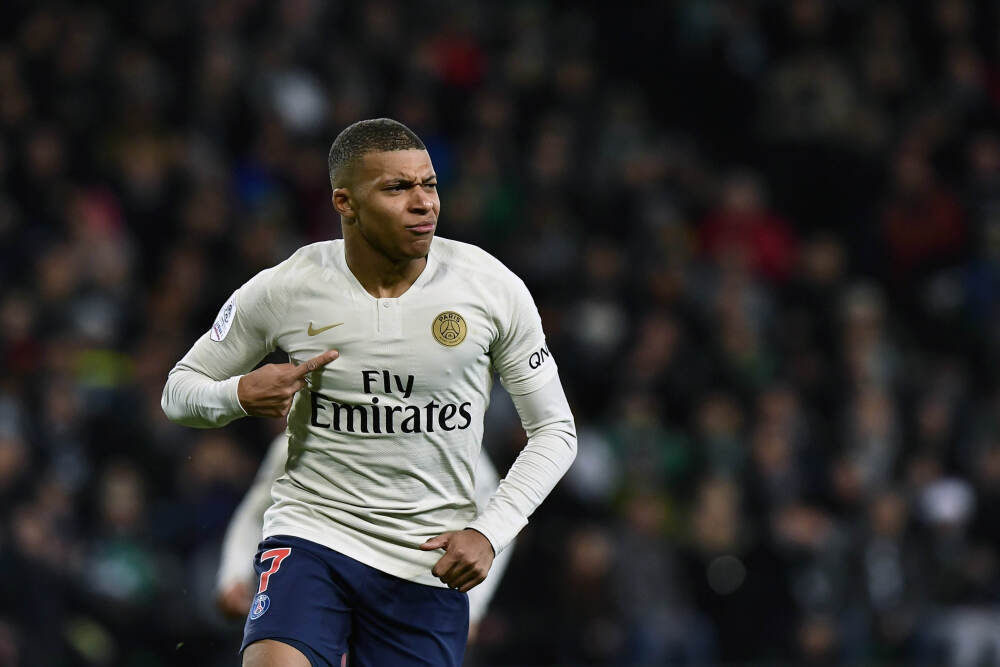 宇树科技王兴兴：目前机器人领域还存在很多问题，模型结构和样本规模都不太够用丨直击乌镇